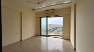 Room in 3 BHK Apartment at Juhu – for Rent