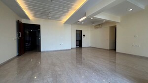 Room in 3 BHK Apartment at Juhu – for Rent