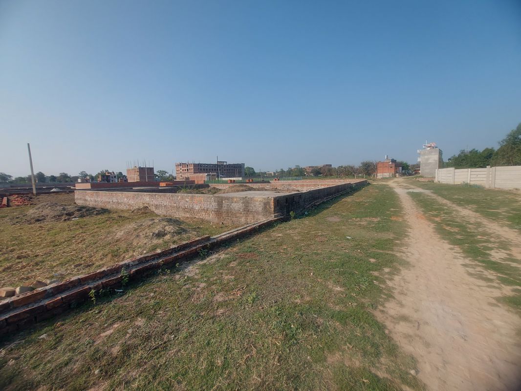 Plot For Sale in Raebareli Road