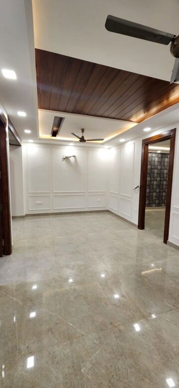 Bathroom in 2 BHK Builder Floor at RPS Palm Drive, Sector 88 – for Sale