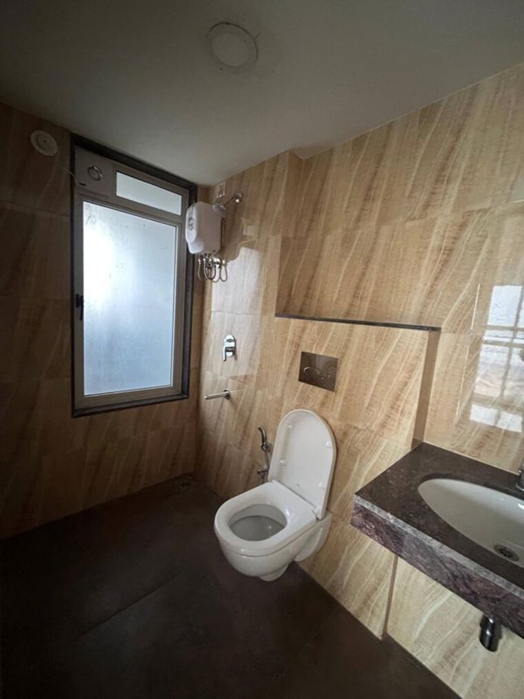 Bathroom, lodha-amara 2 Bedroom 720 Sq.Ft. Apartment In Kolshet Road Thane 10024994