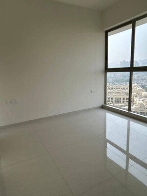 Room in 2 BHK Apartment at Lodha Amara, Kolshet Road – for Rent