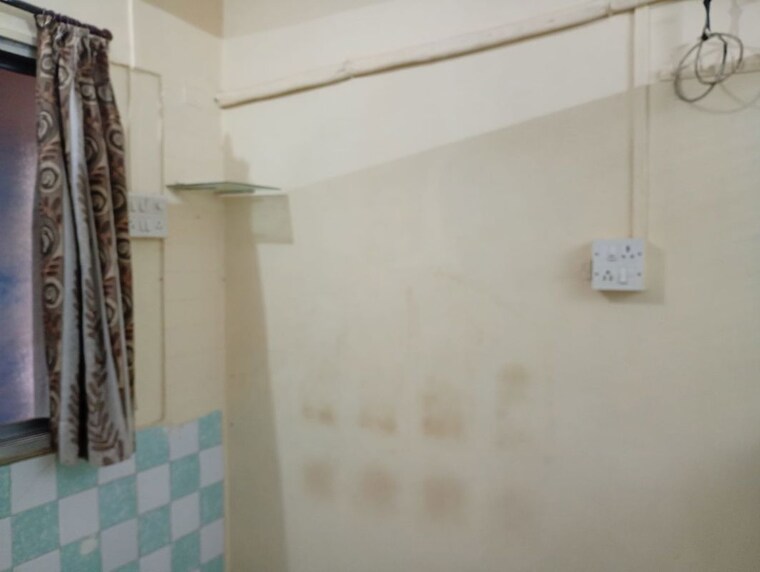 Bathroom, navpada 1 RK 230 Sq.Ft. Apartment In Navpada Mumbai 10024969