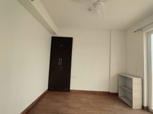 Room in 4 BHK Apartment at SS The Leaf, Sector 85 – for Rent