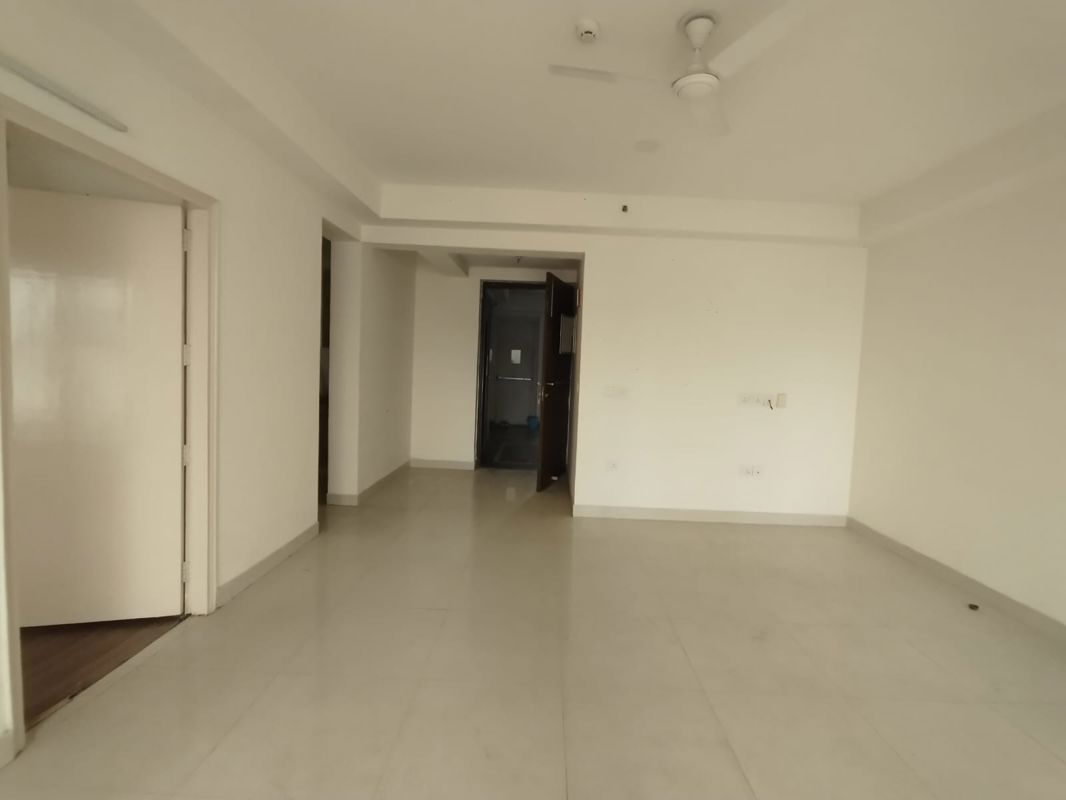 4 BHK + Pooja Room,Servant Room,Study Room,Extra Room Apartment For Rent in SS The Leaf