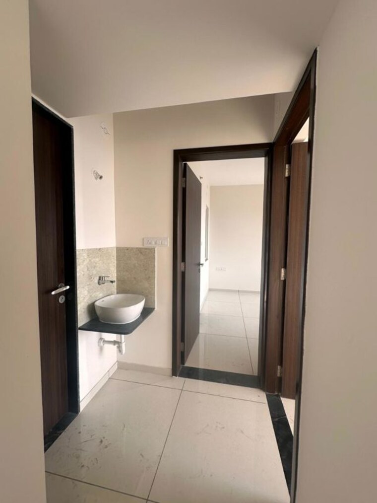Bathroom, yashwin-supernova 2 Bedroom 697 Sq.Ft. Apartment In Wakad Pune 10025142