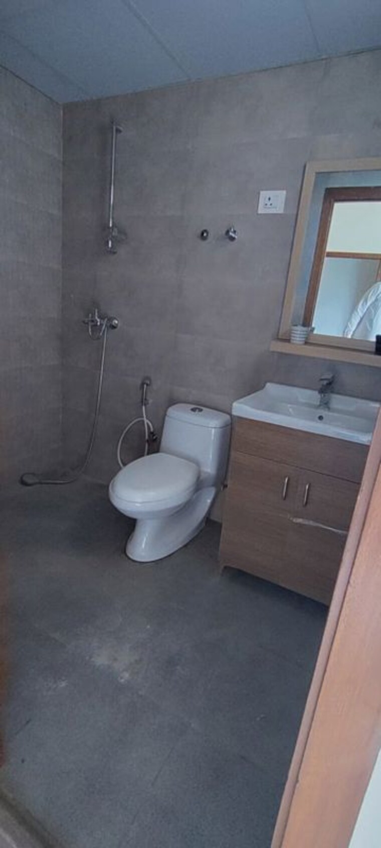 Bathroom, tulip-yellow 3 Bedroom 1704 Sq.Ft. Apartment In Sector 69 Gurgaon 10025216