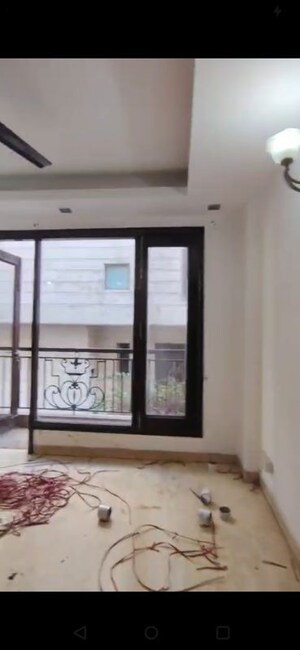 Room in 3 BHK Builder Floor at Greater Kailash I – for Rent