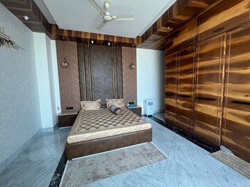 Bedroom in 4 BHK Apartment at Ahuja Towers, Prabhadevi – for Rent