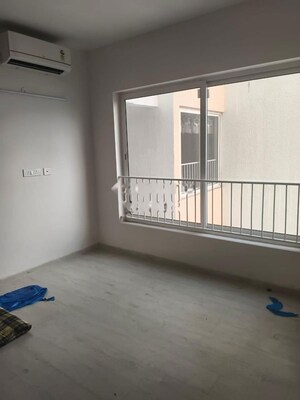 Room in 3 BHK Apartment at Shapoorji Pallonji Joyville Gurgaon, Sector 102 – for Rent