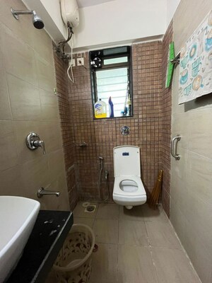 Bathroom in 2.5 BHK Apartment at Jay Prakash Nagar – for Rent