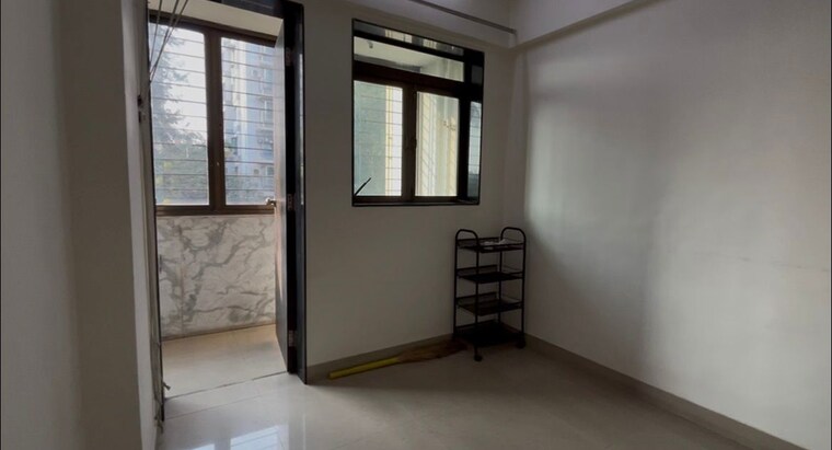 Room, jay prakash nagar 2.5 Bedroom 900 Sq.Ft. Apartment In Jay Prakash Nagar Mumbai 10025267