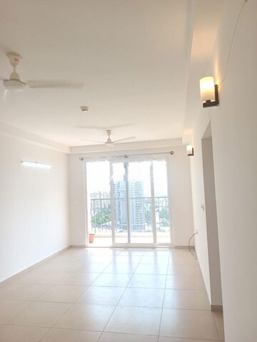 Room in 2.5 BHK Apartment at Bhartiya Nikoo Homes Phase 2, Thanisandra Main Road – for Rent