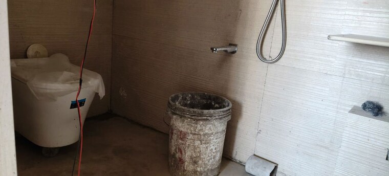 Bathroom, lower parel 2.5 Bedroom 750 Sq.Ft. Apartment In Lower Parel Mumbai 10025384