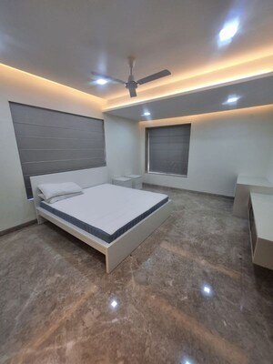 Room in 4 BHK Apartment at Venkat Enclave Hitech City, Hi Tech City – for Rent