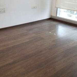 Room in 4 BHK Apartment at Dadar West – for Rent