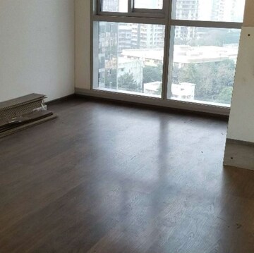 Room in 4 BHK Apartment at Dadar West – for Rent