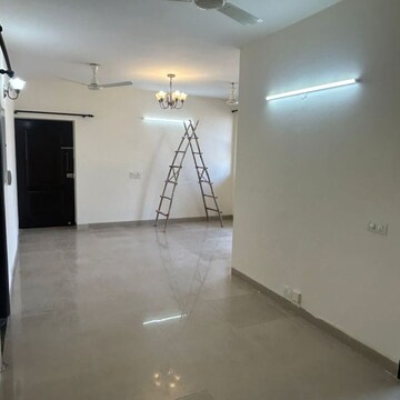 Room in 3 BHK Apartment at Unitech Uniworld Gardens 2, Malibu Town – for Rent