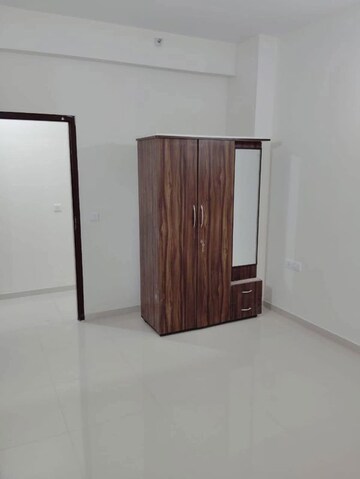 Room in 3 BHK Apartment at Sushma Joynest MOH, Bir Chhat – for Rent