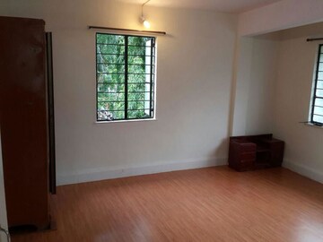 Room in 3 BHK Apartment at Yugay Parijat Apartment, Erandwane – for Sale