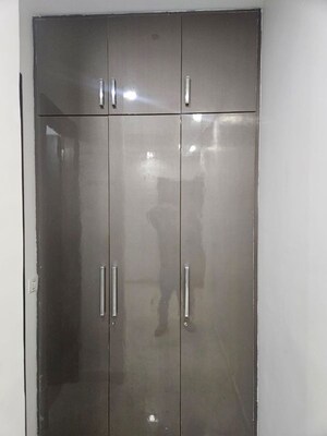 Furnished Amenities in 2 BHK Builder Floor at Saurabh Niwas, Sector 40 – for Rent