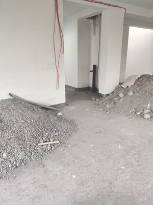 Team Area in  Showroom at Green Park Extension – for Rent