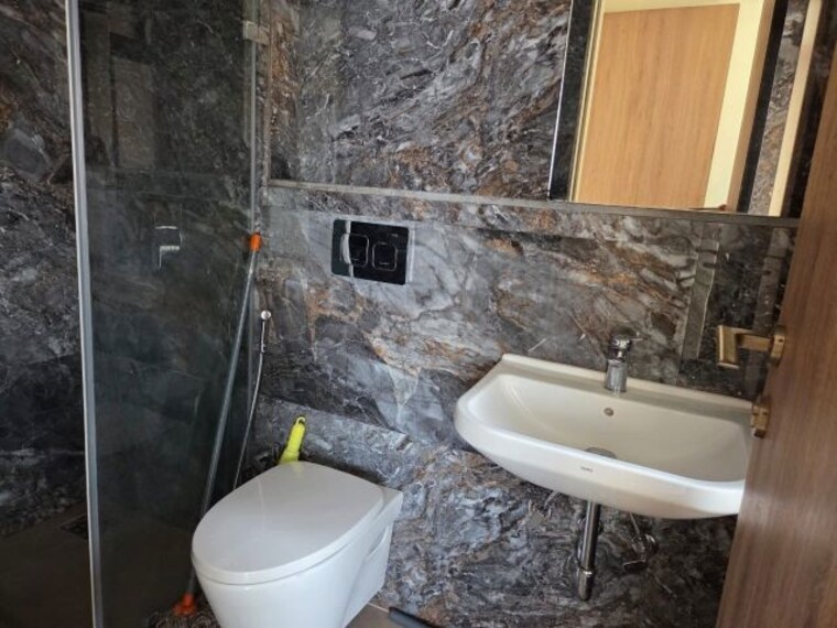Bathroom, lnt-crescent-bay-t3 2 Bedroom 804 Sq.Ft. Apartment In Parel Mumbai 10025483