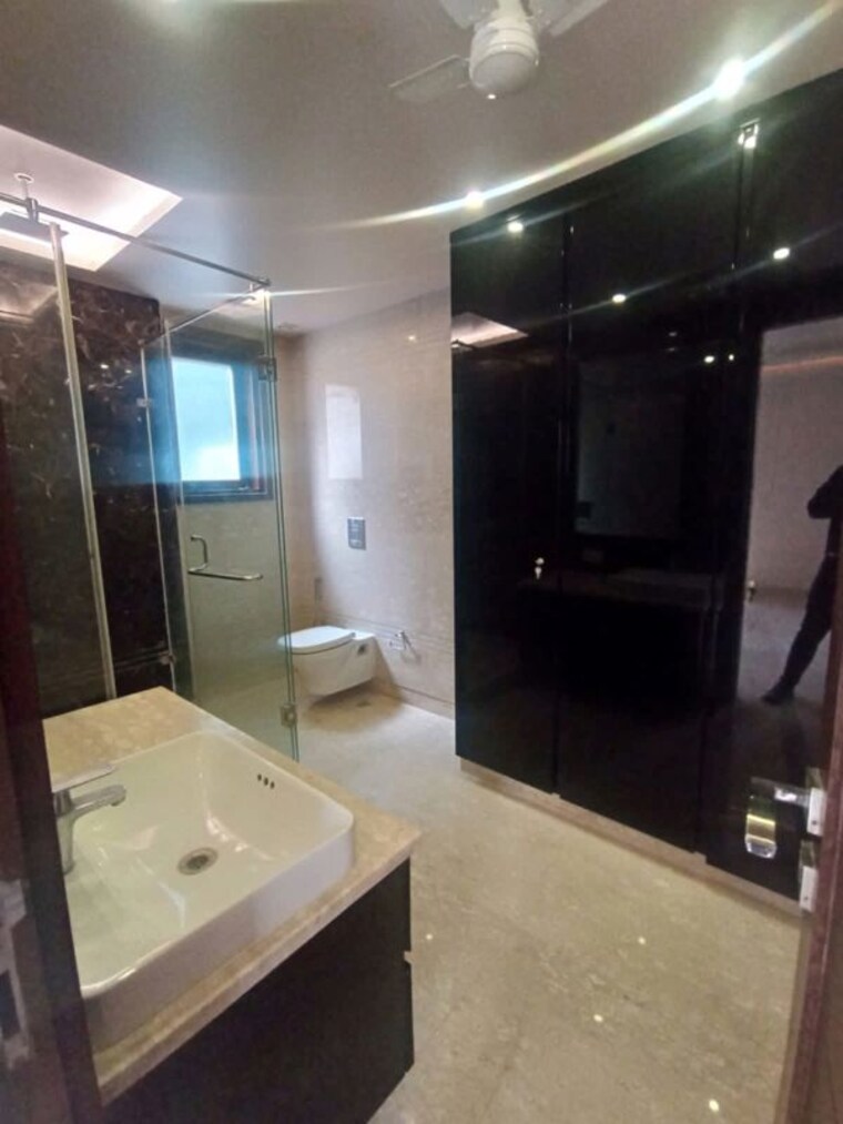 Attached Bathroom, safdarjung enclave 3 Bedroom 1843 Sq.Ft. Builder Floor In Safdarjung Enclave Delhi 10025648