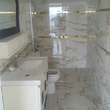 Attached Bathroom in 3 BHK Builder Floor at Safdarjung Enclave – for Sale