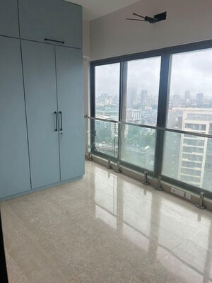 Room in 3 BHK Apartment at Runwal Nirvana, Parel – for Rent