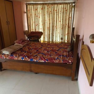 Bedroom in 2 BHK Apartment at Khar West – for Rent