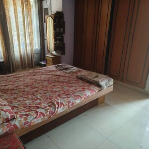 2 BHK Apartment For Rent in Khar West