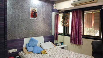 Room in 1 BHK Apartment at Western Express Highway – for Rent