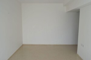 Room in 2 BHK Apartment at Ruparel Ariana, Parel – for Rent