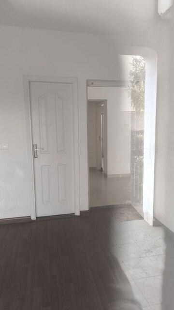 Room in 3 BHK Apartment at BPTP Parkland, Sector 75 – for Sale