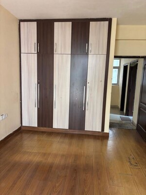 Room in 3 BHK Apartment at BPTP Parkland, Sector 75 – for Sale