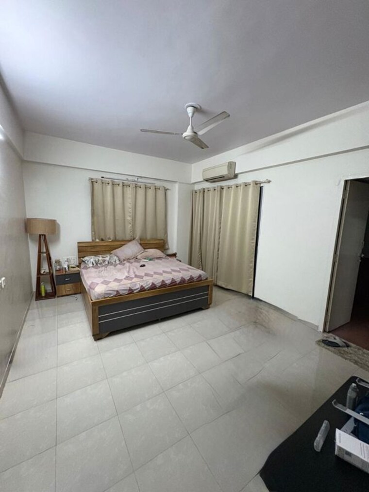 Bedroom, prahlad nagar 3 Bedroom 1500 Sq.Ft. Apartment In Prahlad Nagar Ahmedabad 10025811