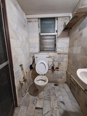 Bathroom in 2 BHK Apartment at Takshila Bldg 29 CHS Ltd, Andheri East – for Rent