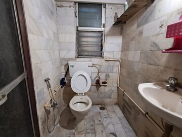 Bathroom in 2 BHK Apartment at Takshila Bldg 29 CHS Ltd, Andheri East – for Rent