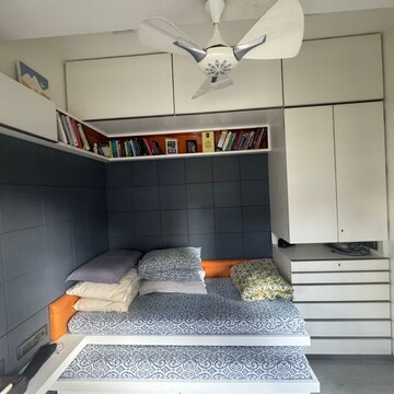 Bedroom in 2.5 BHK Apartment at Walkeshwar – for Sale