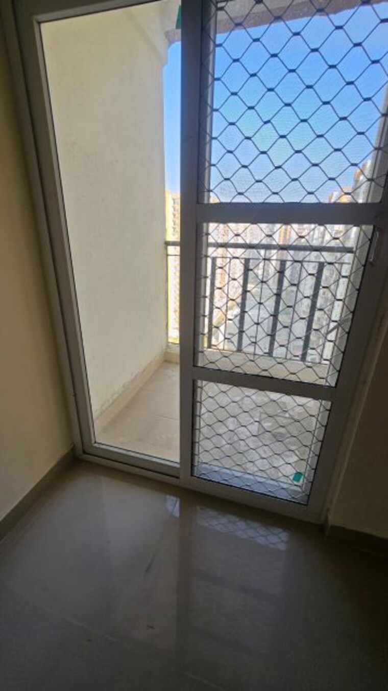 Room, amrapali-golf-homes 2 Bedroom 835 Sq.Ft. Apartment In Sector 4 Greater Noida Greater Noida 10025858