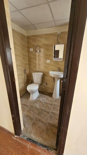  2 BHK Apartment at Amrapali Golf Homes, Sector 4 Greater Noida – for Sale