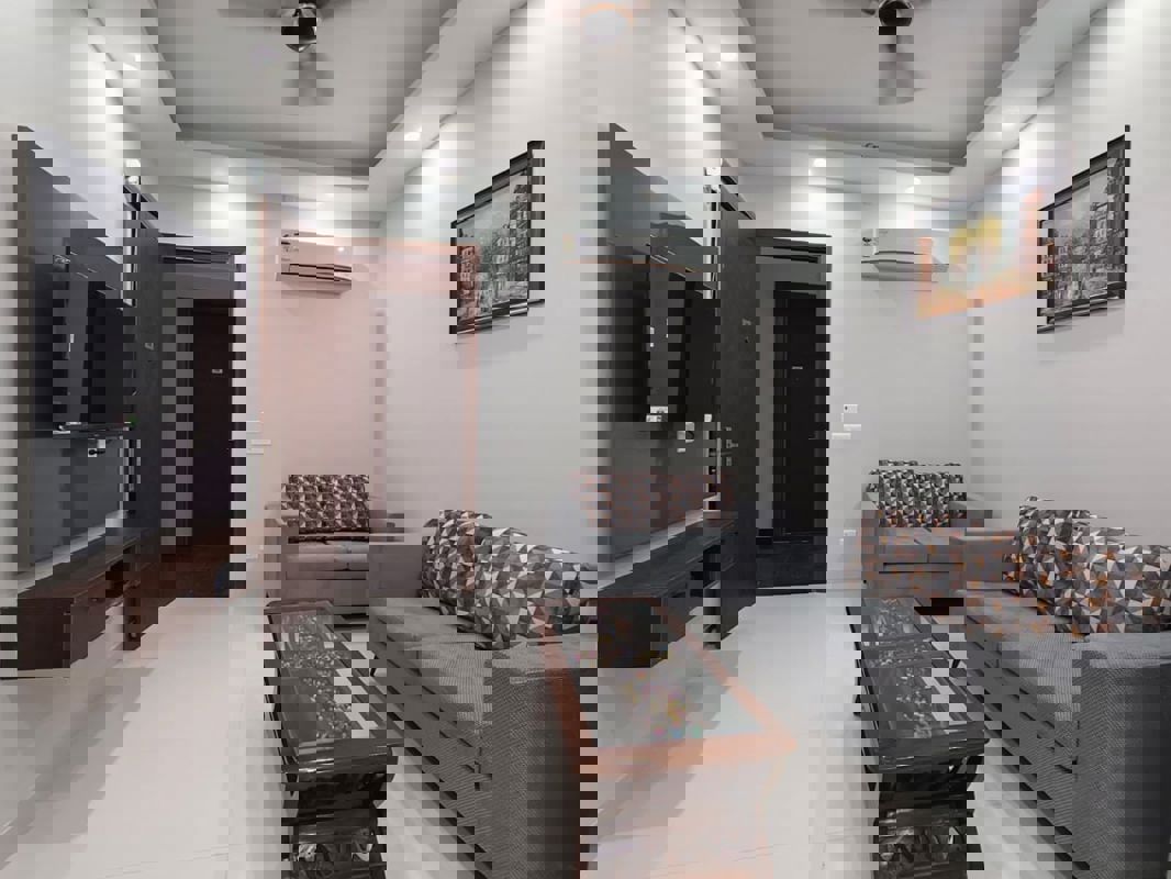 3 BHK + Pooja Room 250 Sq.Yd. Apartment in RWA Apartments Sector 53