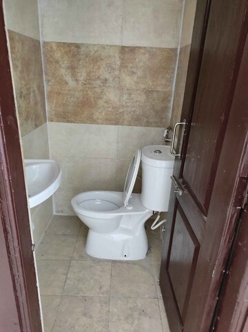 Bathroom in 3.5 BHK Villa at Amrapali Leisure Valley – for Sale