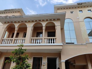3.5 BHK Villa For Sale in Amrapali Leisure Valley