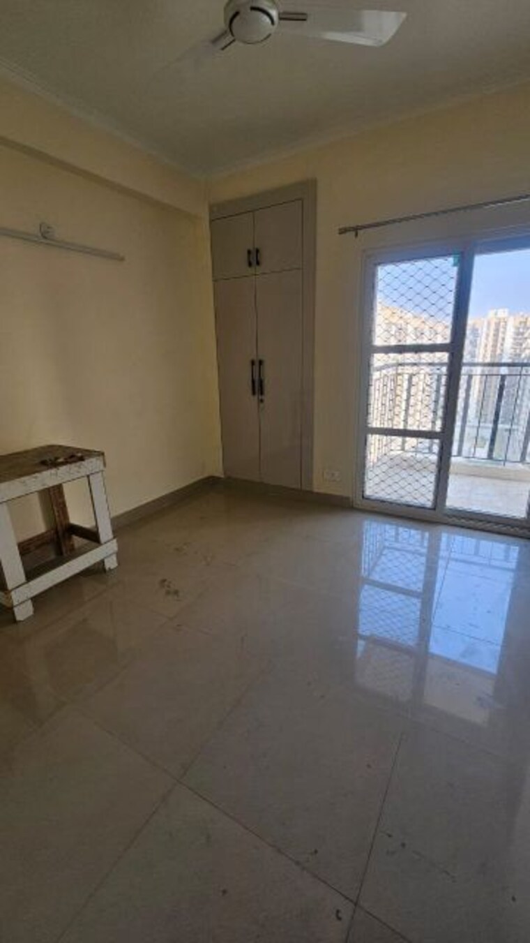 Room, amrapali-golf-homes 2 Bedroom 945 Sq.Ft. Apartment In Sector 4 Greater Noida Greater Noida 10025887