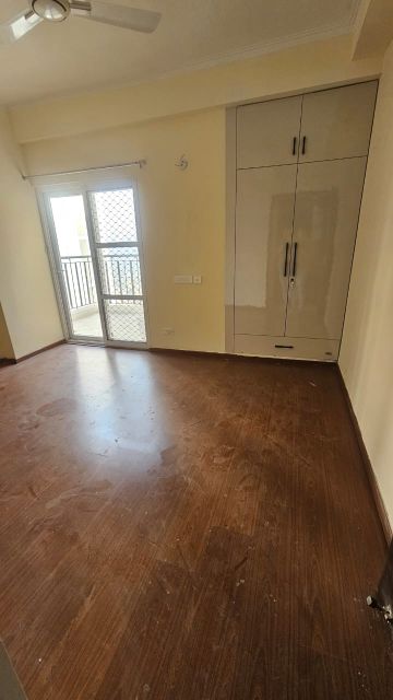 2 BHK + Study Room Apartment For Sale in Amrapali Golf Homes