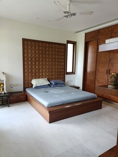3 BHK + Pooja Room,Servant Room Apartment For Sale in Churchgate