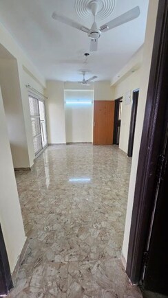 2 BHK + Extra Room Apartment For Sale in Amrapali Golf Homes
