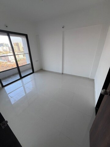 Room in 2 BHK Apartment at Roshan Milestone, Tathawade – for Rent